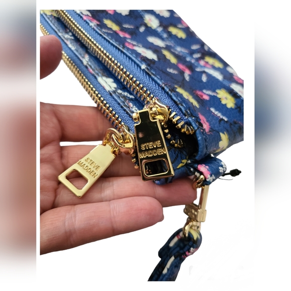NWT STEVE MADDEN | BLUE/MINT| FLORAL PRINT |  BTRELL WRISTLET - Picture 11 of 16